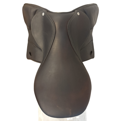 17.5" Voltaire Essential Jump Saddle (2021)