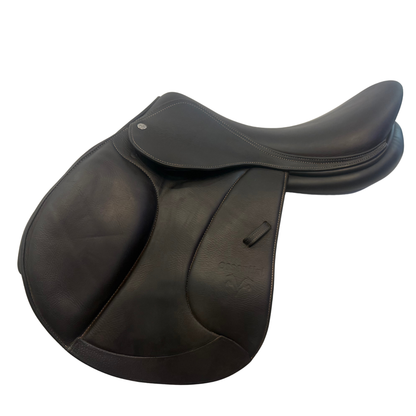 17.5" Voltaire Essential Jump Saddle (2021)