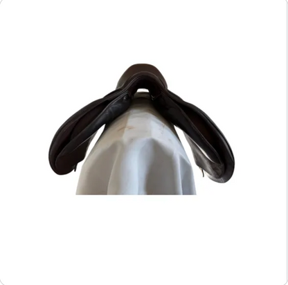 17.5" Voltaire Essential Jump Saddle (2021)