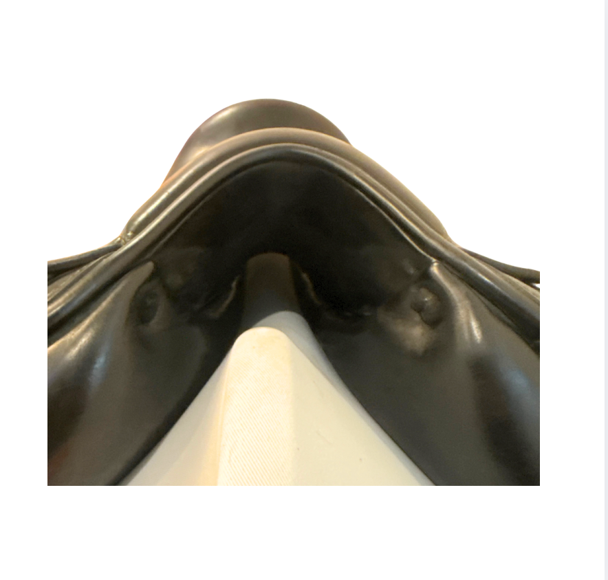 18" Amerigo Classic Dressage Saddle