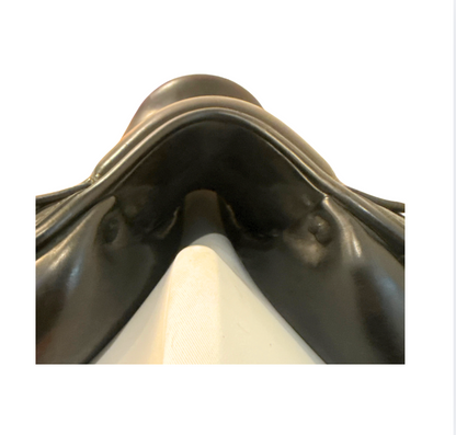 18" Amerigo Classic Dressage Saddle